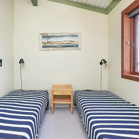 Three-bedroom Juelsminde With Sea View 09 Feriehus *