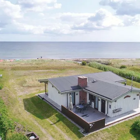 Three-bedroom Juelsminde With Sea View 09