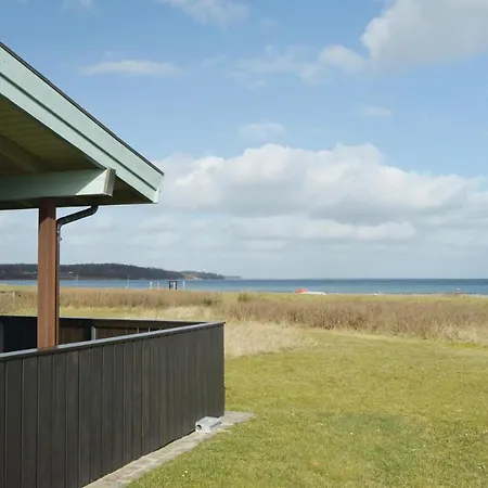 Feriehus Three-bedroom Juelsminde With Sea View 09