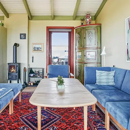 Three-bedroom Juelsminde With Sea View 09 *