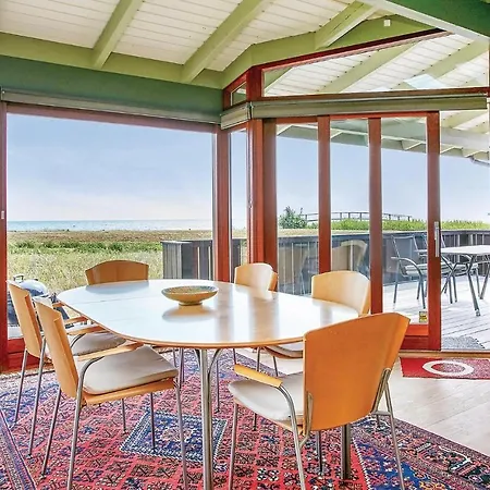 Three-bedroom Juelsminde With Sea View 09 Feriehus