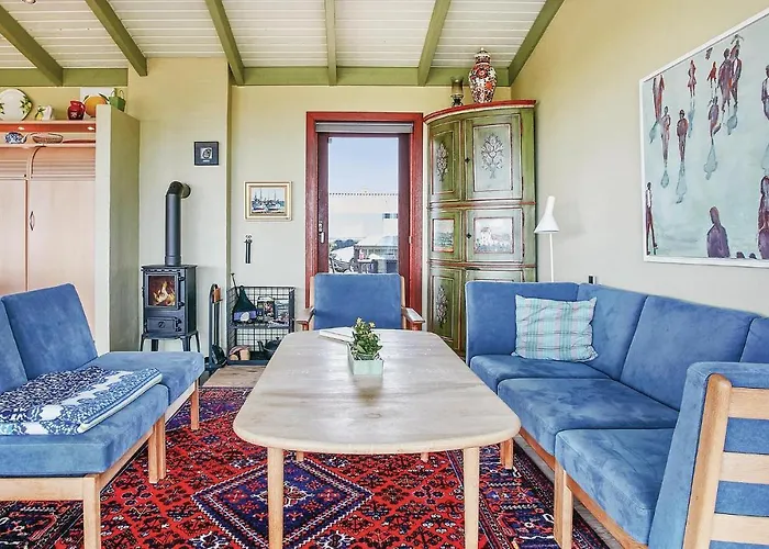 Three-bedroom Juelsminde With Sea View 09 *