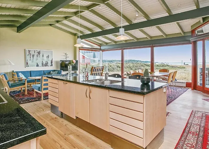 Dom wakacyjny Three-bedroom Juelsminde With Sea View 09